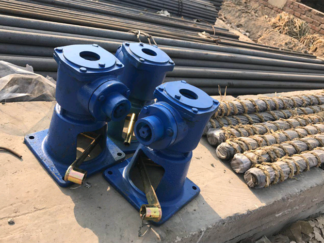 側搖螺桿啟閉機 